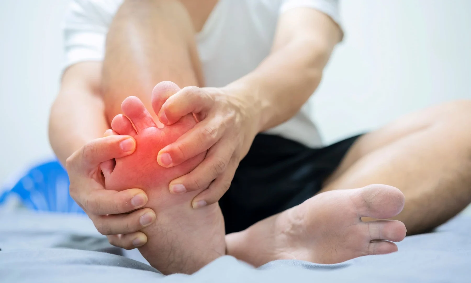 man with symptoms who may qualify for a gout research study