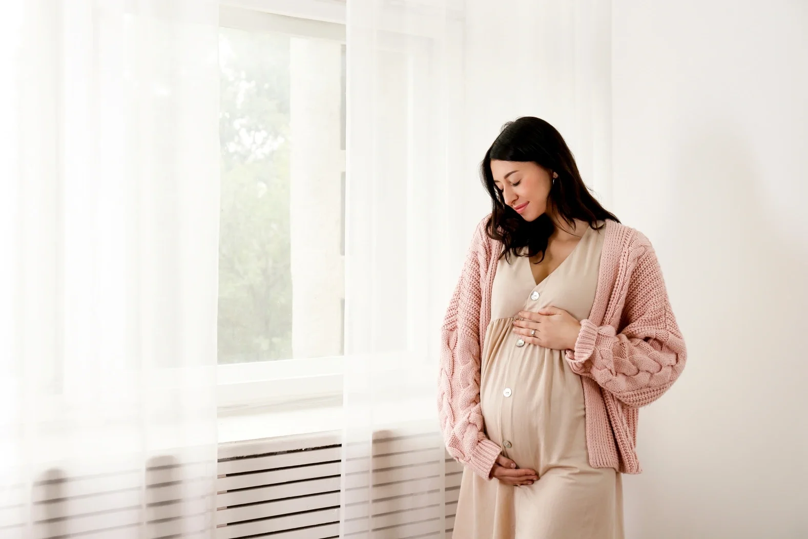 pregnant woman participating in a maternal strep b vaccine research study